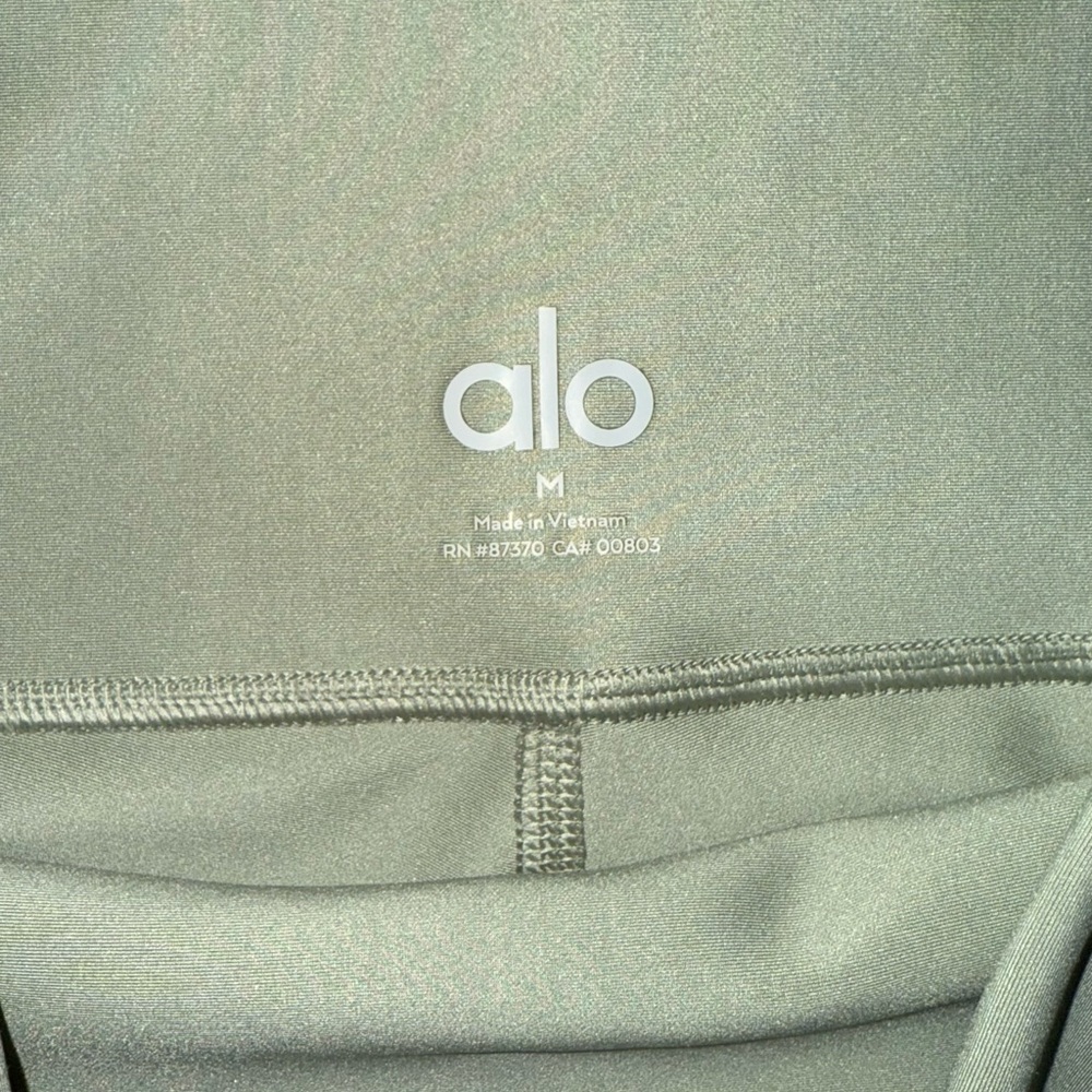 NWOT ALO Yoga Airlift Light Green Leggings - Picture 3 of 4